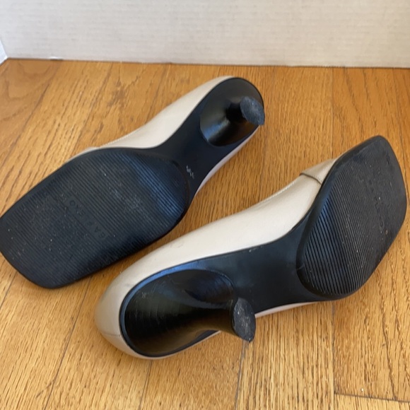 Enzo Angiolini || EA Flexo; Toe Buckle; Leather Kitten Heels; Size 6 1/2M - Picture 15 of 17